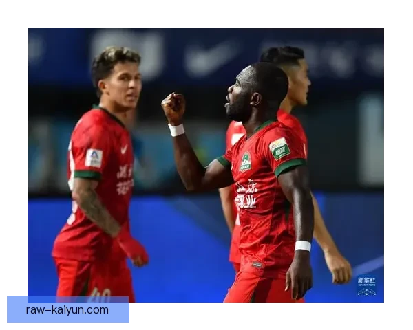 中超热门话题引发广泛关注，俱乐部竞争愈发激烈，赛事悬念不断增加。