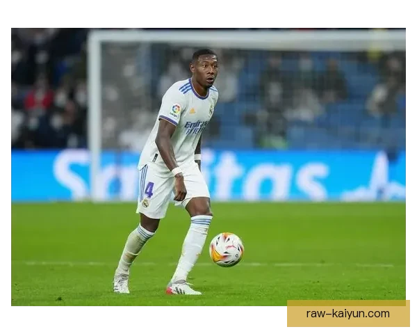 阿拉巴比赛阅读能力持续提升，防守组织表现稳健