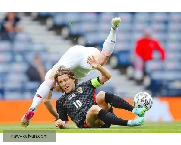 卡马文加与莫德里奇近期表现稳健，中场组合竞争力增强